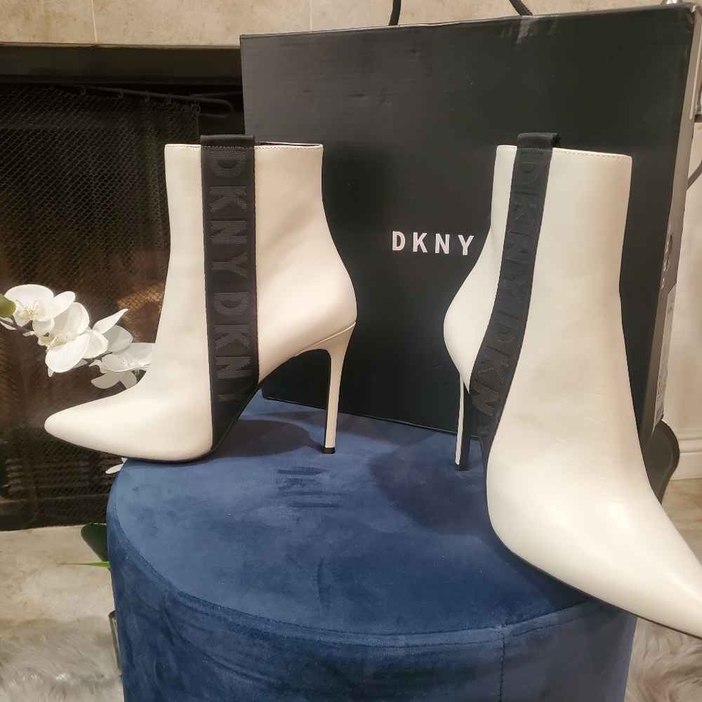 🌟New🌟 DKNY Booties Donna Karen